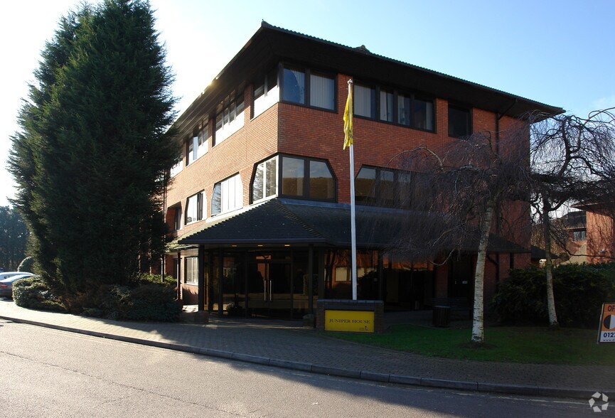 The Drive, Great Warley to rent - Building Photo - Image 2 of 20