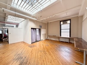 48 W 21st St, New York, NY to rent Interior Photo- Image 2 of 15