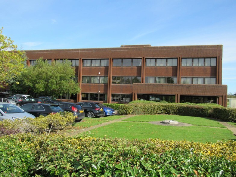 Michigan Dr, Milton Keynes for sale - Primary Photo - Image 1 of 1