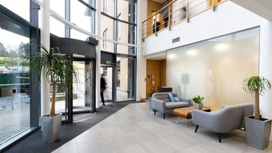 Capability Green, Luton to rent Interior Photo- Image 1 of 4