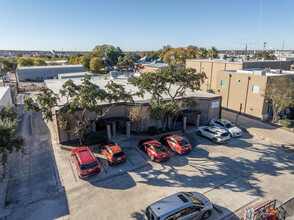 4402-4406 Centergate St, San Antonio, TX for rent Building Photo- Image 1 of 10