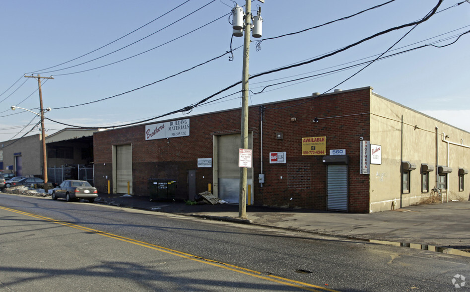 560 Commercial Ave, Garden City, NY for sale - Building Photo - Image 1 of 1