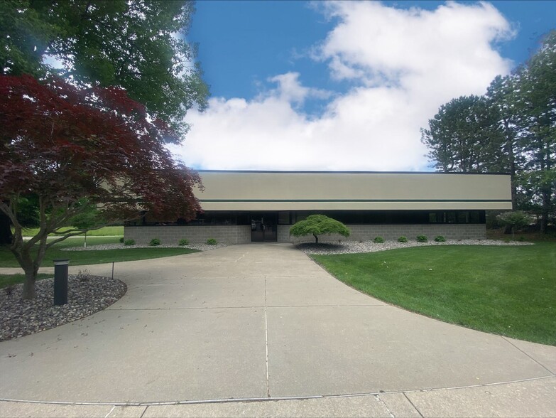 3600 Centennial Dr, Midland, MI for sale - Building Photo - Image 2 of 9