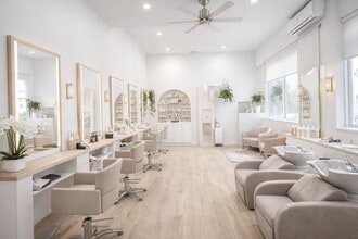 Retail in Madrid, Madrid to rent Interior Photo- Image 2 of 12