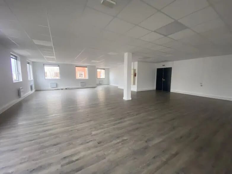 Office in Chevilly-Larue to rent - Interior Photo - Image 3 of 16