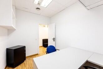 Office in Madrid, Madrid to rent Interior Photo- Image 2 of 11