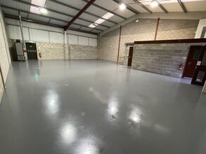 15-17 Alan Farnaby Way, Sheriff Hutton to rent Interior Photo- Image 2 of 3