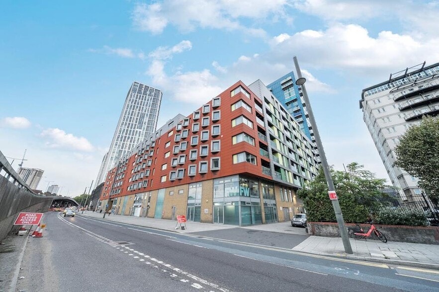 14 High St, London for sale - Building Photo - Image 3 of 24