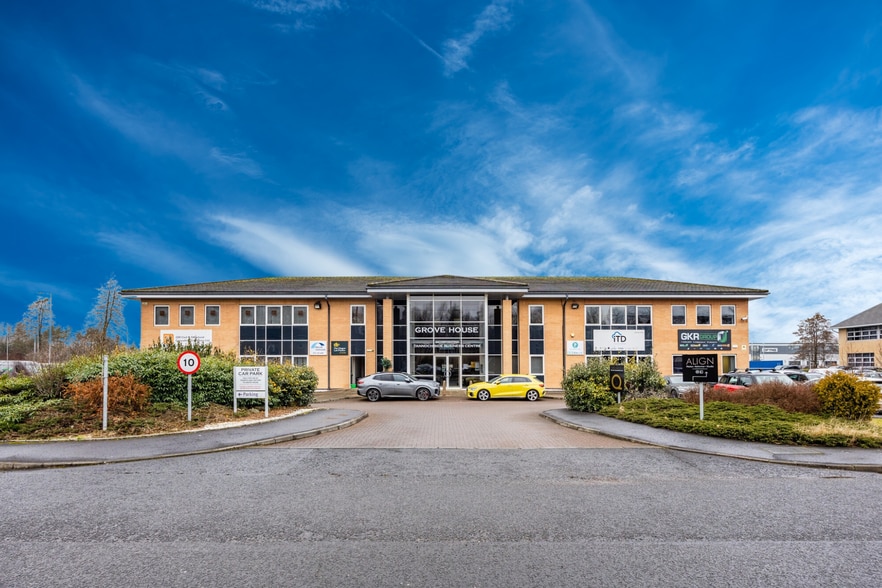 1 Kilmartin Pl, Uddingston to rent - Building Photo - Image 2 of 7