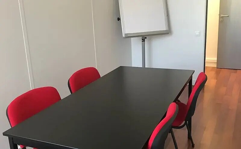 Office in Saint-Ouen-sur-Seine to rent - Building Photo - Image 3 of 13