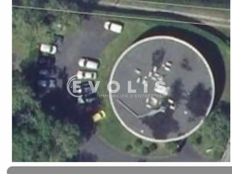 Office in Mérignac to rent - Aerial - Image 2 of 4