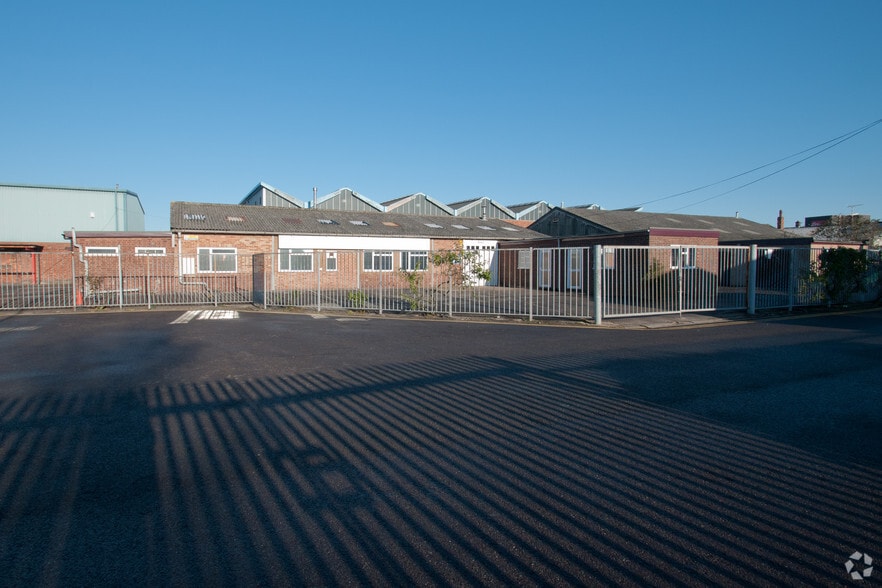 Stanley St, Burton On Trent to rent - Building Photo - Image 2 of 2