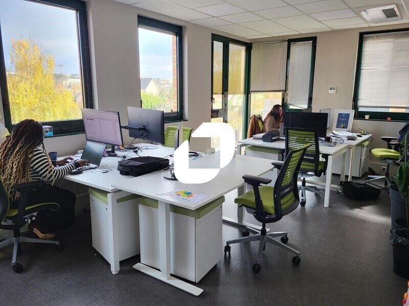 Office in Saint-Germain-en-Laye to rent Interior Photo- Image 1 of 8