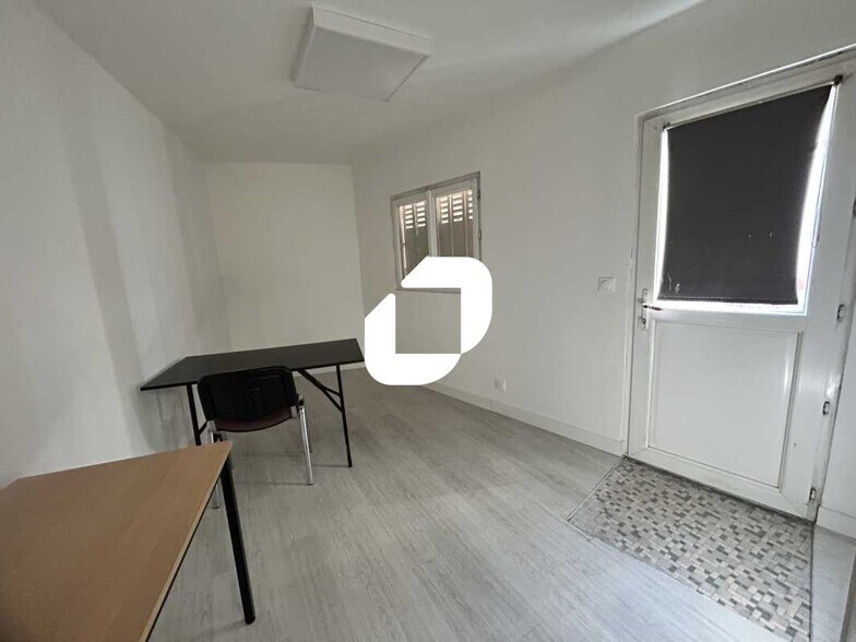 Office in Argenteuil to rent - Interior Photo - Image 2 of 9