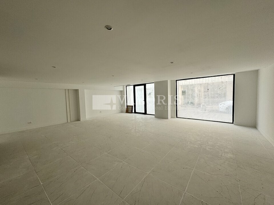 Office in Lyon to rent Interior Photo- Image 1 of 5