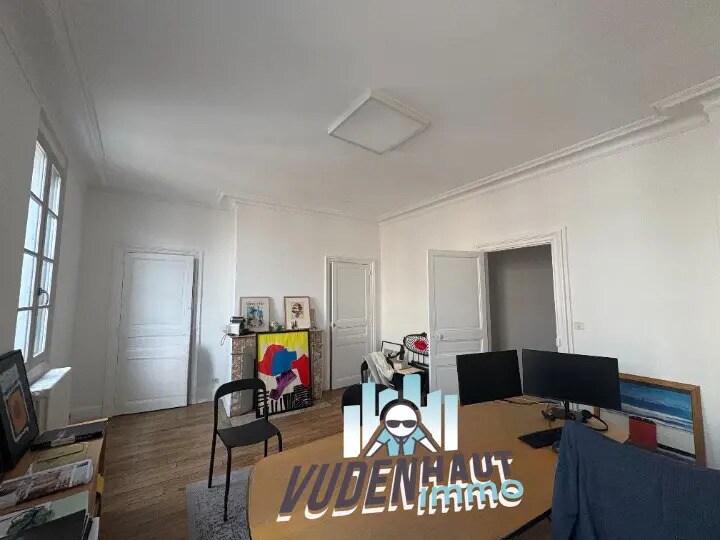 Location Bureaux 166 m² - Photo 1
