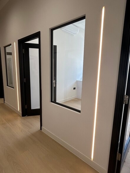 209 Old Marylebone Rd, London to rent - Interior Photo - Image 3 of 9