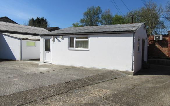Bognor Rd, Warnham to rent - Building Photo - Image 2 of 3