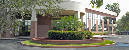 7800 University Pointe Dr, Fort Myers, FL for sale Building Photo- Image 1 of 9