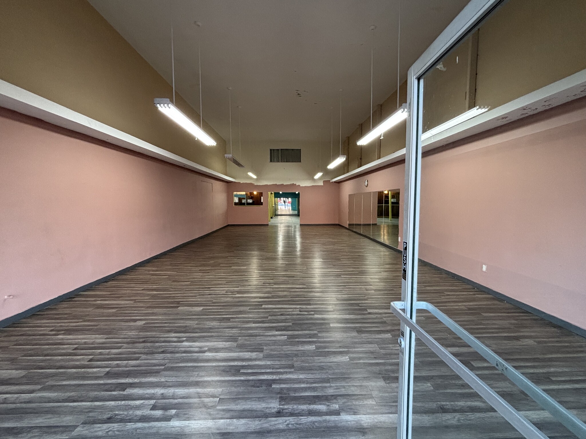 5536-5542 Santa Monica Blvd, Los Angeles, CA for rent Building Photo- Image 1 of 8