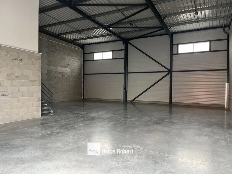 Office in Chassieu to rent - Interior Photo - Image 3 of 5