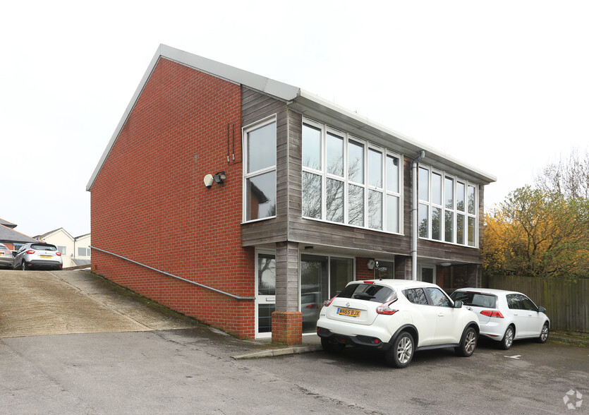 Millbrook Rd E, Southampton for sale - Primary Photo - Image 1 of 2