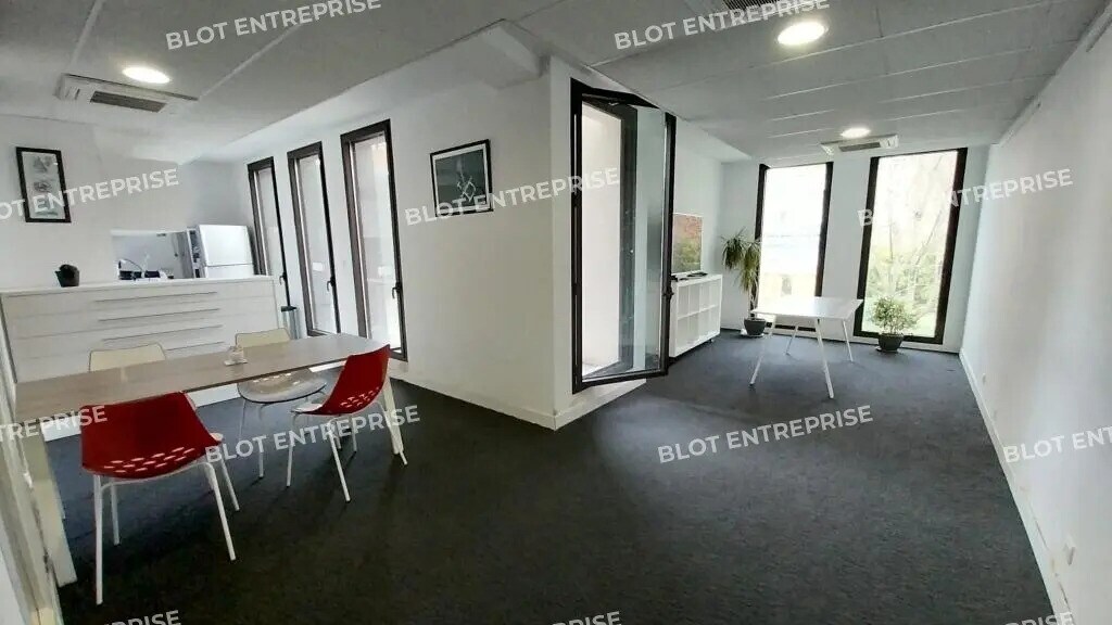 Location Bureaux 212 m² - Photo 1