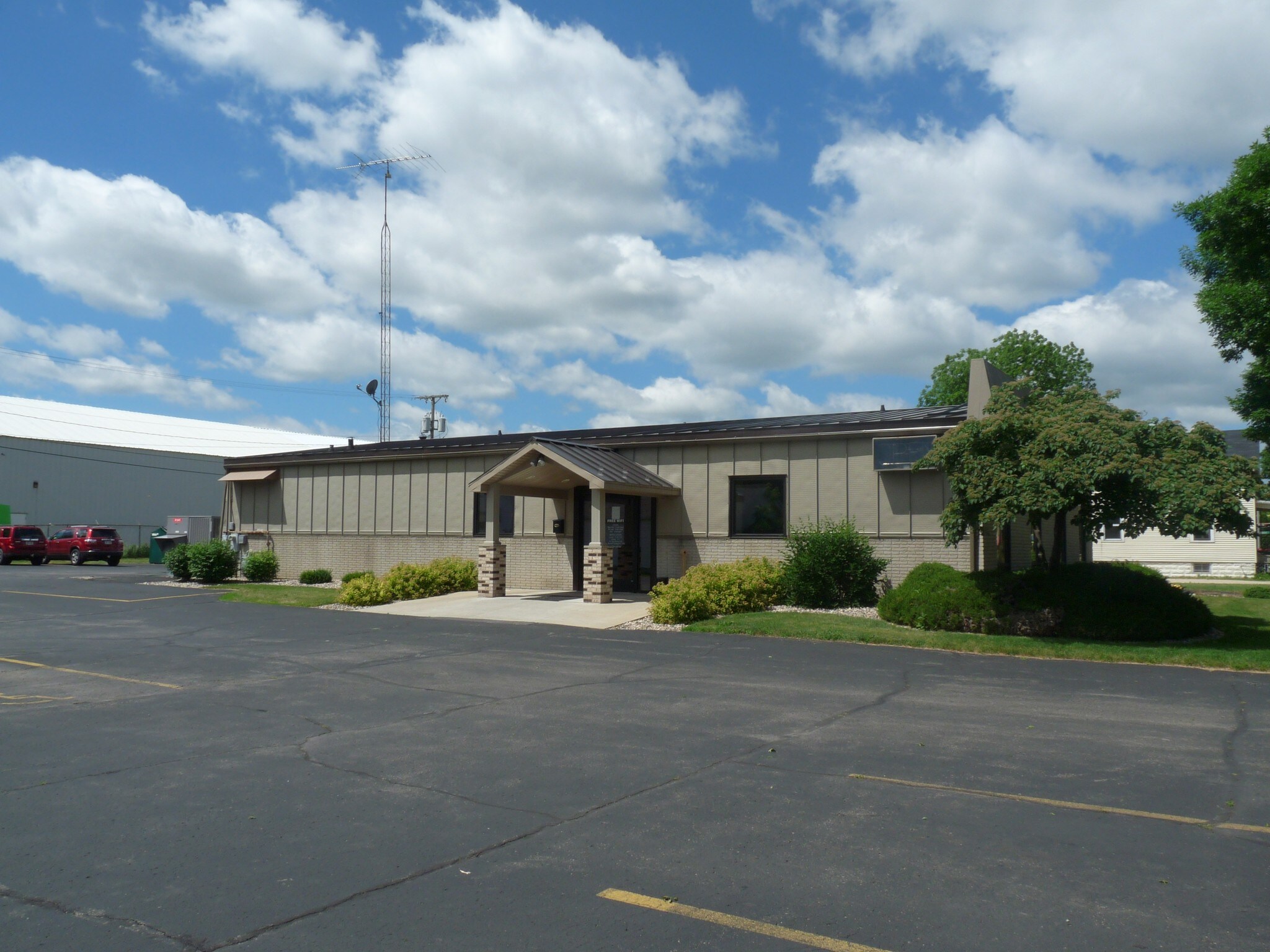 160 W Scott St, Fond du Lac, WI for sale Building Photo- Image 1 of 1