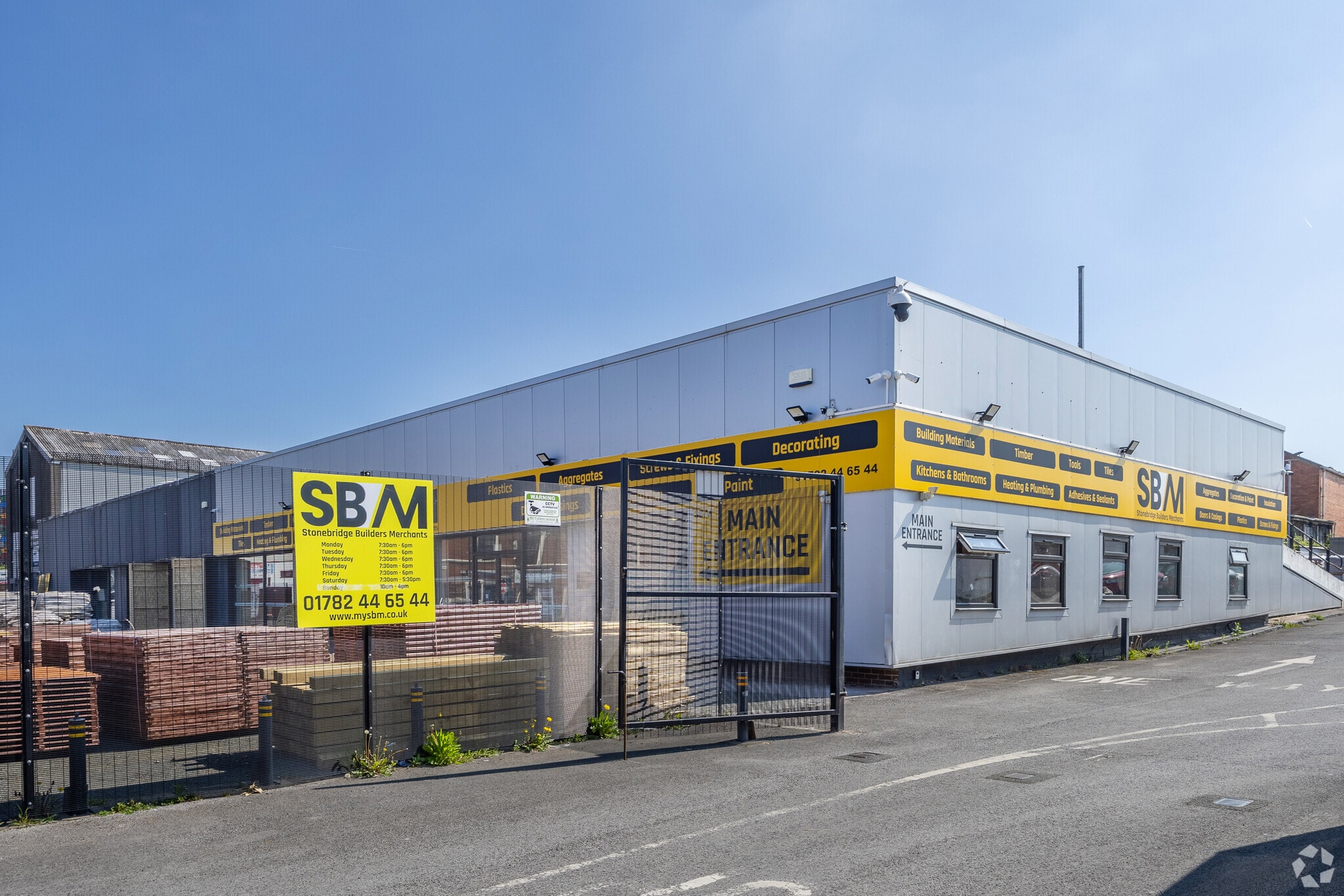Victoria Sq, Stoke On Trent to rent Primary Photo- Image 1 of 8