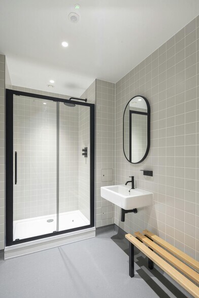 1-3 Pemberton Row, London to rent - Interior Photo - Image 2 of 43