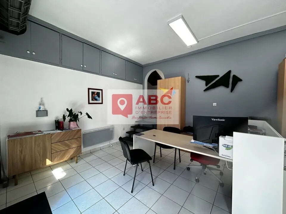 Vente Bureaux 74 m² - Photo 1