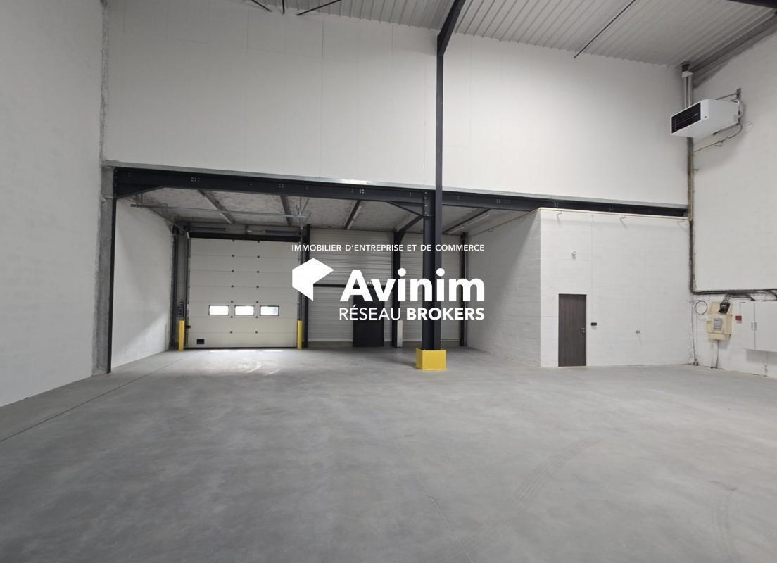 Industrial in SAINT-OUEN-L'AUMONE to rent Interior Photo- Image 1 of 3