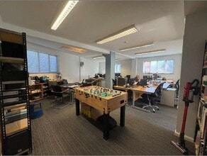 77 Farleigh Rd, Warlingham to rent Interior Photo- Image 2 of 3