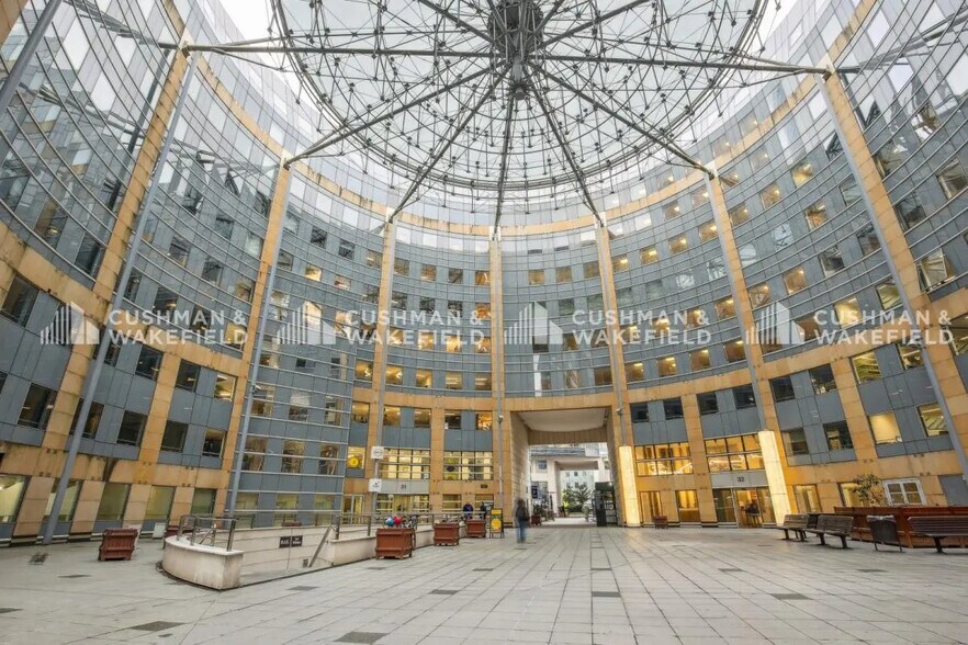 Office in Puteaux to rent - Building Photo - Image 1 of 6