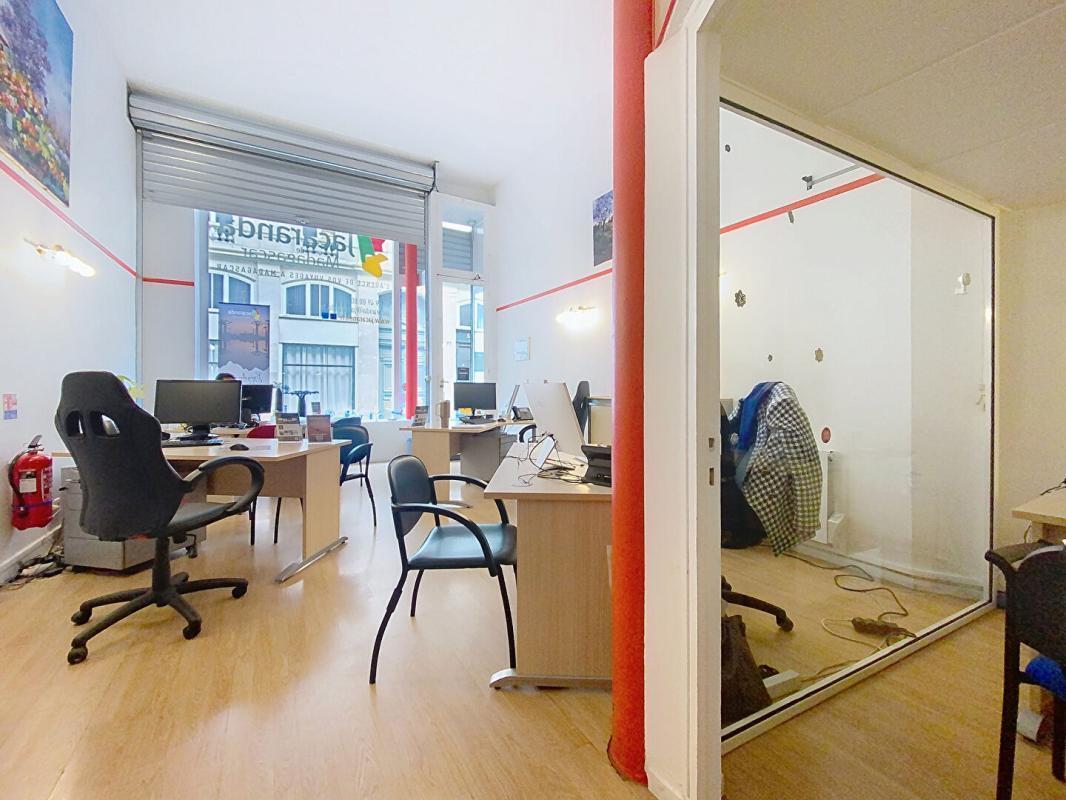 Office in Paris for sale Interior Photo- Image 1 of 5