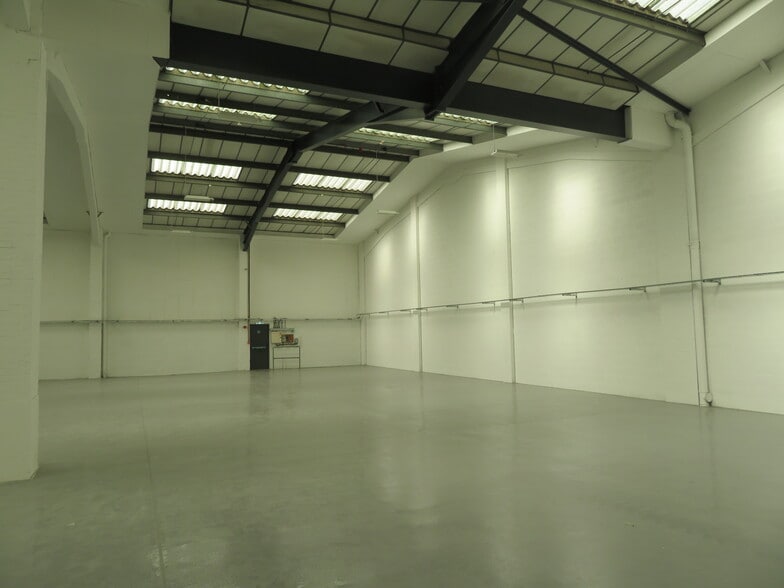 St James Mill Rd, Northampton to rent - Building Photo - Image 1 of 8