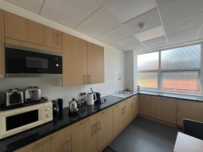 1-4 Place Farm, Wheathampstead to rent Interior Photo- Image 1 of 2