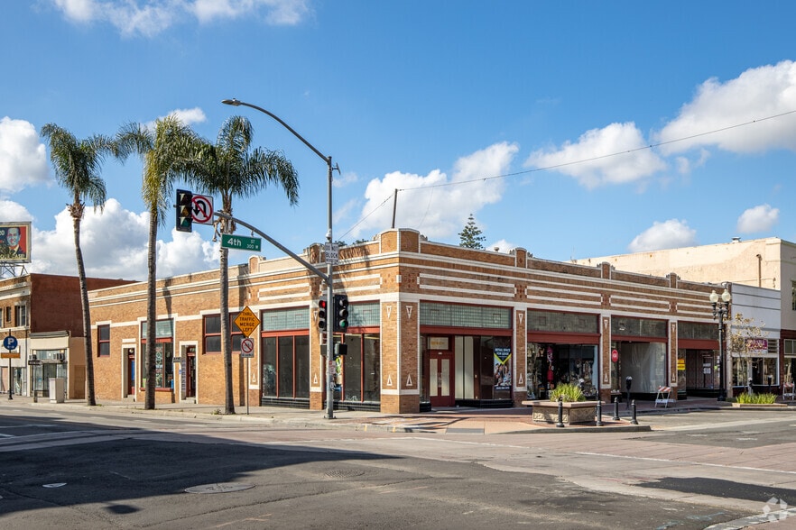 302 W 4th St, Santa Ana, CA for rent - Building Photo - Image 1 of 34