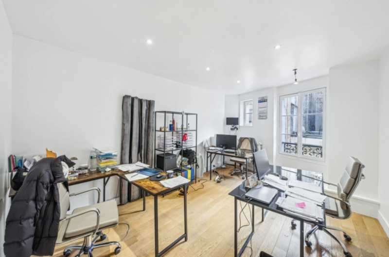 Office in Paris for sale Interior Photo- Image 1 of 3