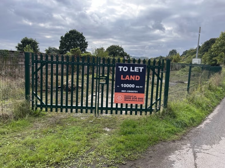 Parkes Rd, Crediton to rent - Primary Photo - Image 1 of 3