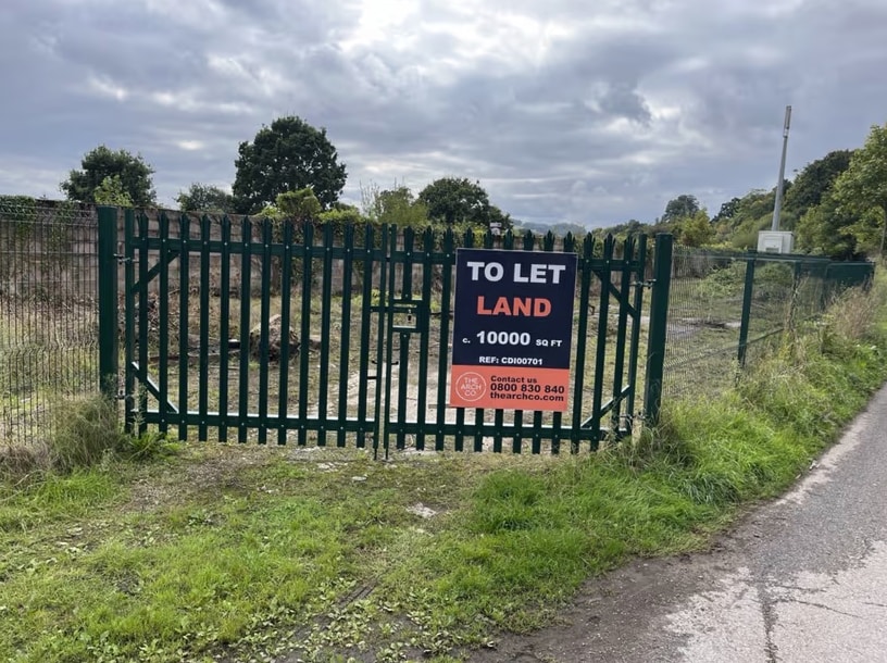 Parkes Rd, Crediton to rent Primary Photo- Image 1 of 4