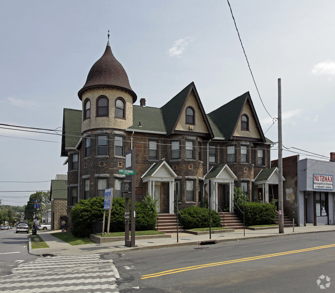 321-323 Port Richmond Ave, Staten Island, NY for sale - Primary Photo - Image 1 of 3