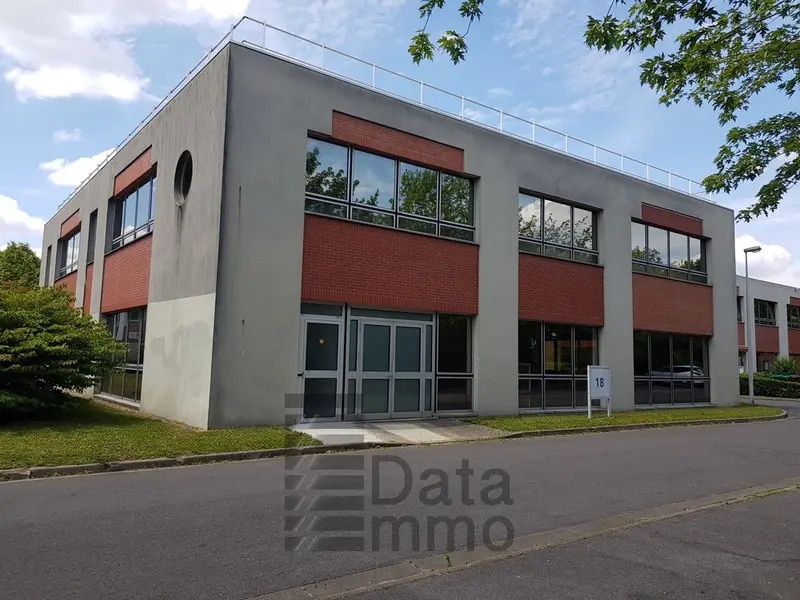 Vente Bureaux 143 m² - Photo 1