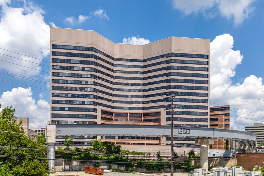 8403 Colesville Rd, Silver Spring, MD to rent - Building Photo - Image 3 of 8