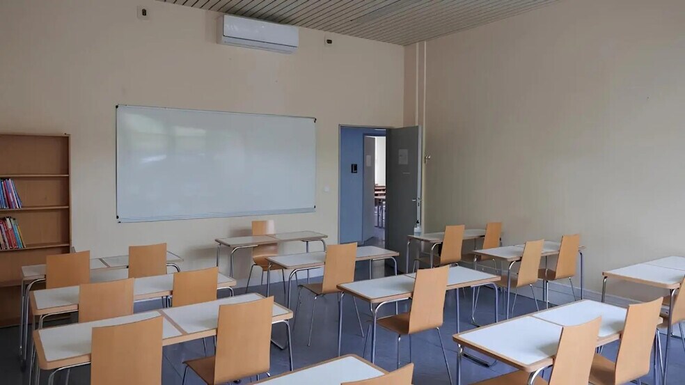 Office in Bordeaux to rent - Building Photo - Image 1 of 7