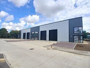 Stocks Bridge Way, St Ives to rent Building Photo- Image 2 of 9