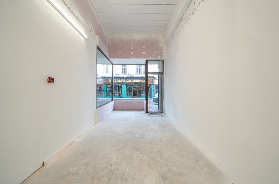 52-53A High St, Grantham to rent - Building Photo - Image 2 of 6