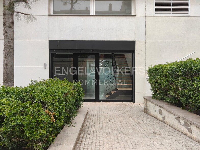 Office / Retail in Tarragona, Tarragona to rent - Interior Photo - Image 2 of 2