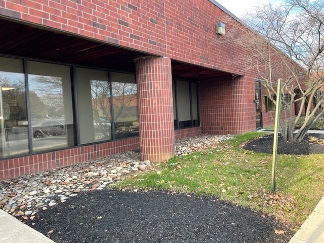 881 Marcon Blvd, Allentown, PA for rent - Building Photo - Image 2 of 7