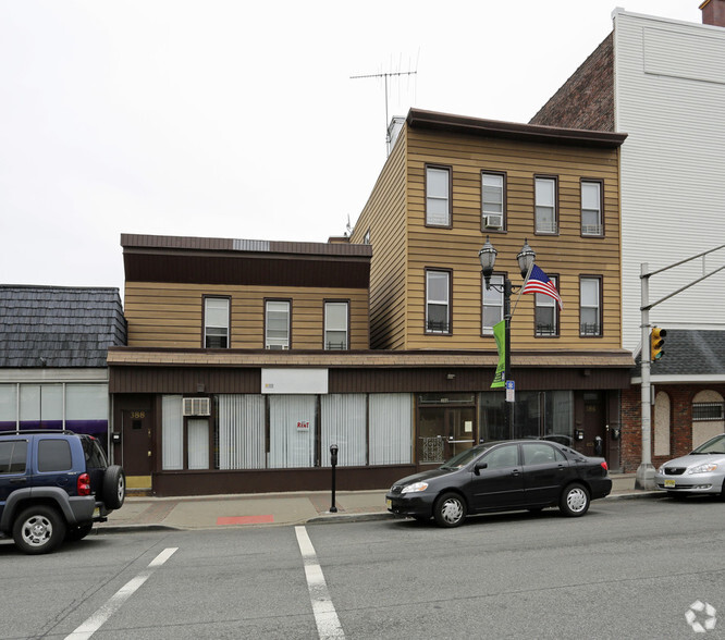 388 Broadway, Bayonne, NJ for sale - Primary Photo - Image 1 of 1